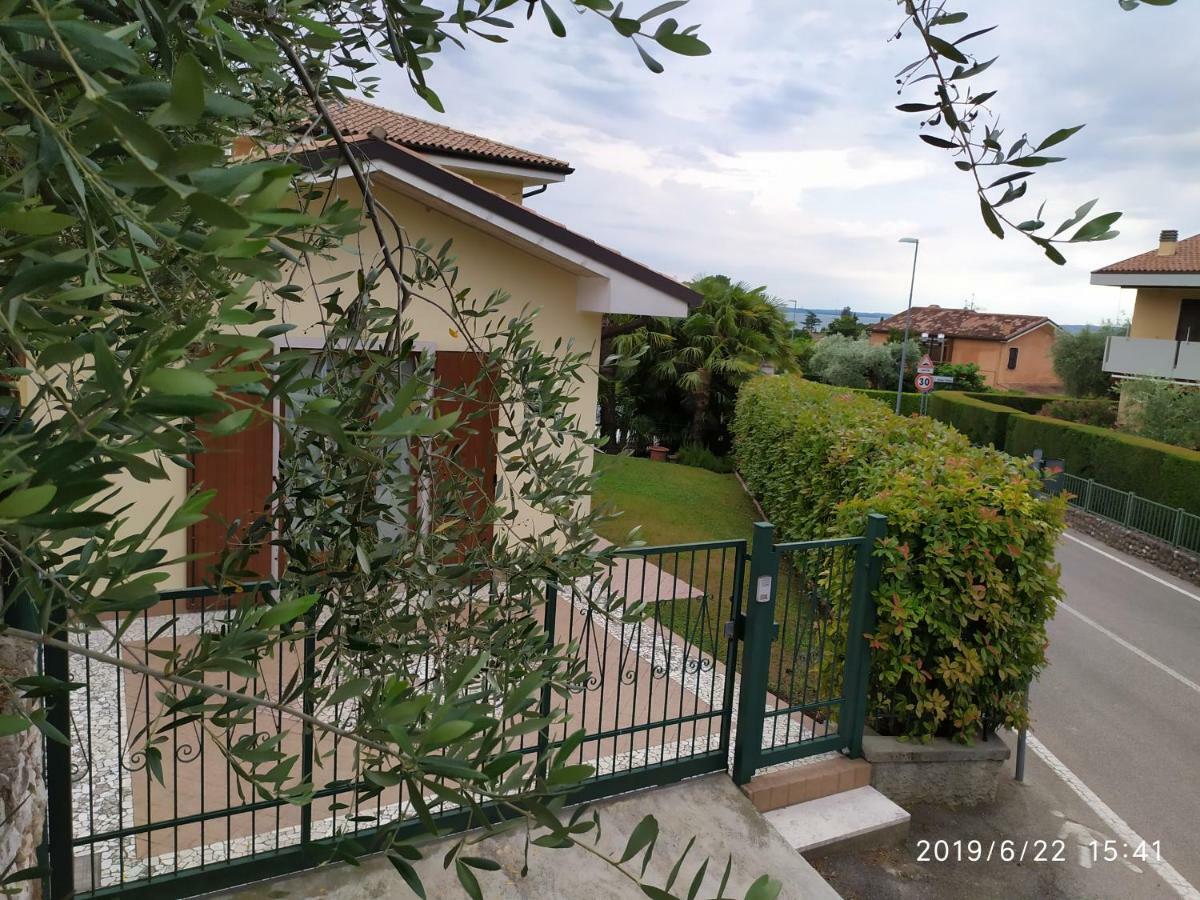 Appartamento Con Giardino A Cisano Di Bardolino Exterior foto